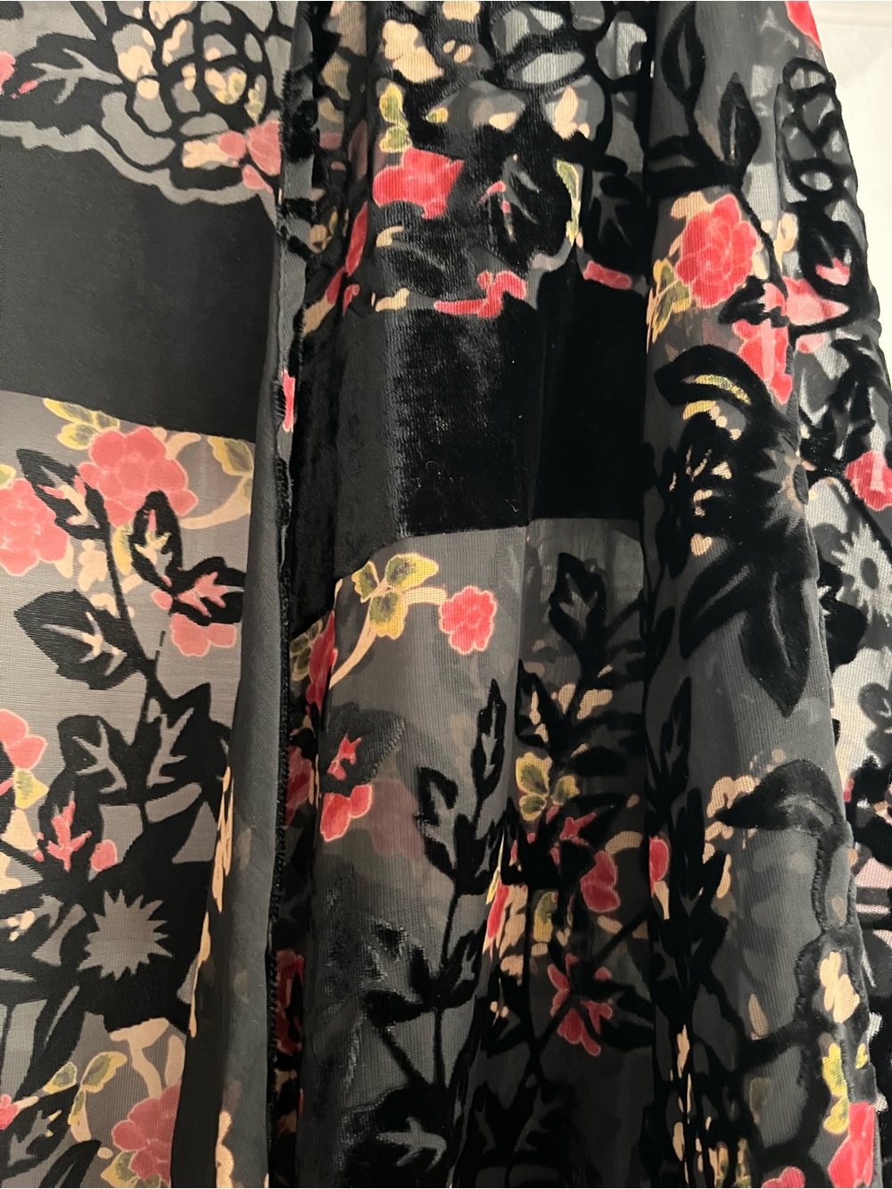 Black Floral Sheer Kimono, one size - Picture 2 of 6